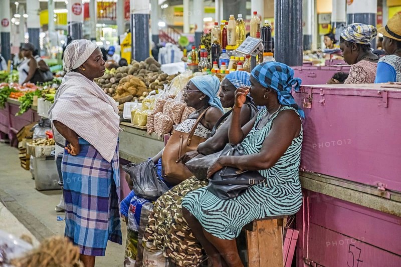 Creole women at the Centrale Markt