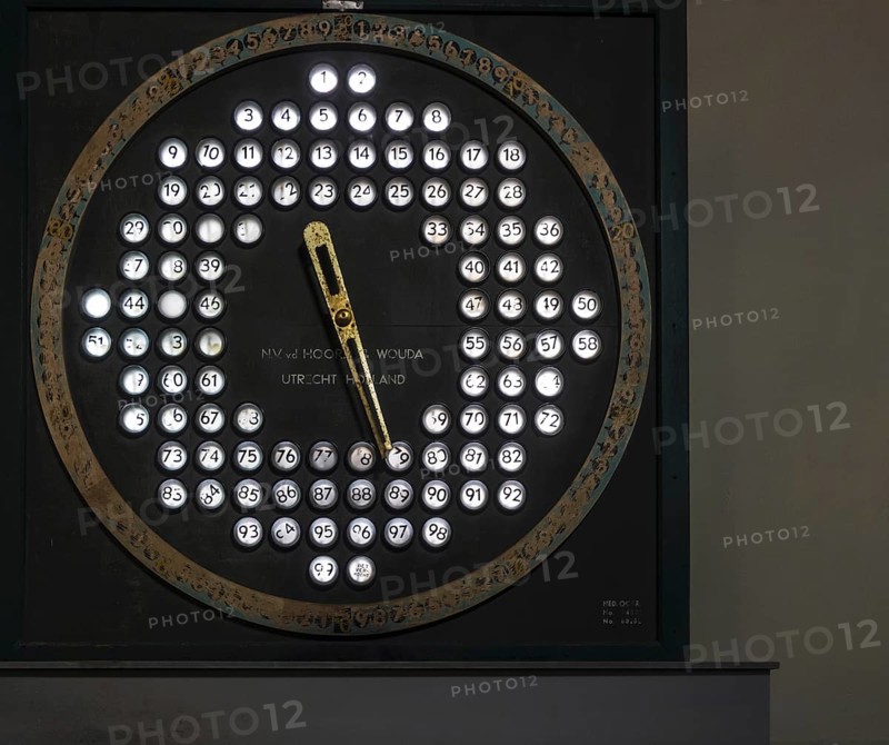 Old Dutch electronic auction clock from NV Van der Hoorn en Wouda for selling shrimps at fish market