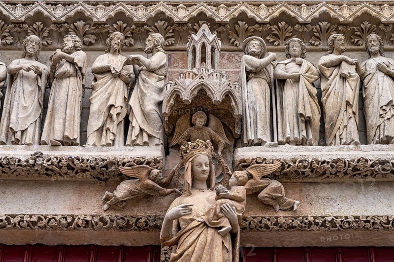 Figures on the west facade of Notre Dame d'Amiens Cathedral
