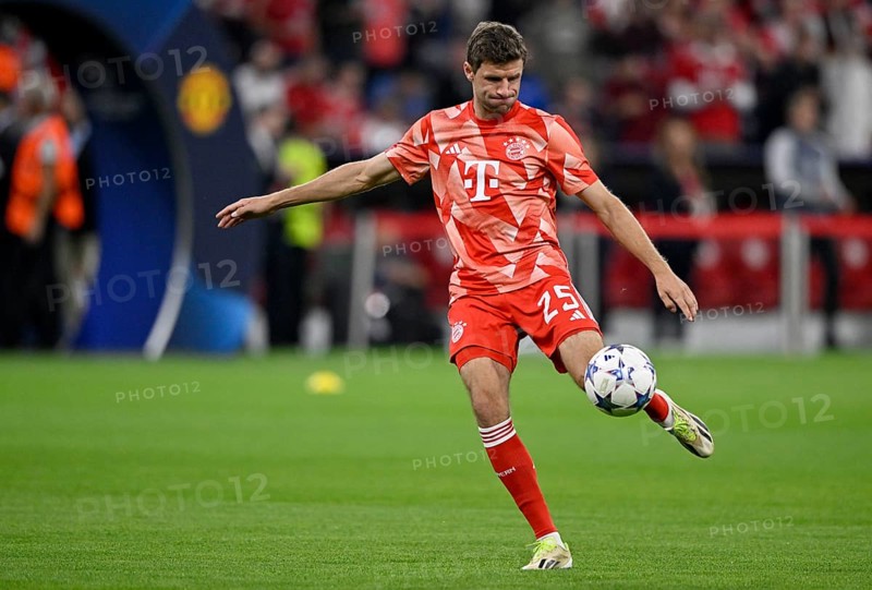Warm-up training Thomas Mueller FC Bayern Munich FCB