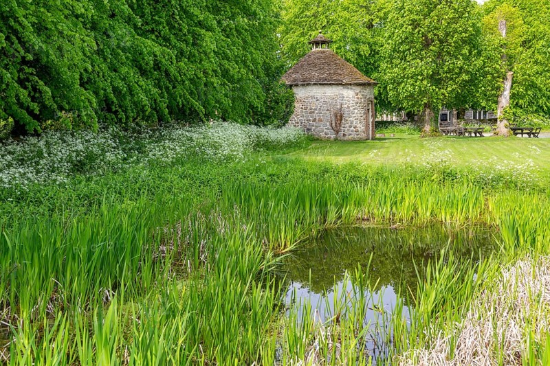 Dovecote building and pond Avebury