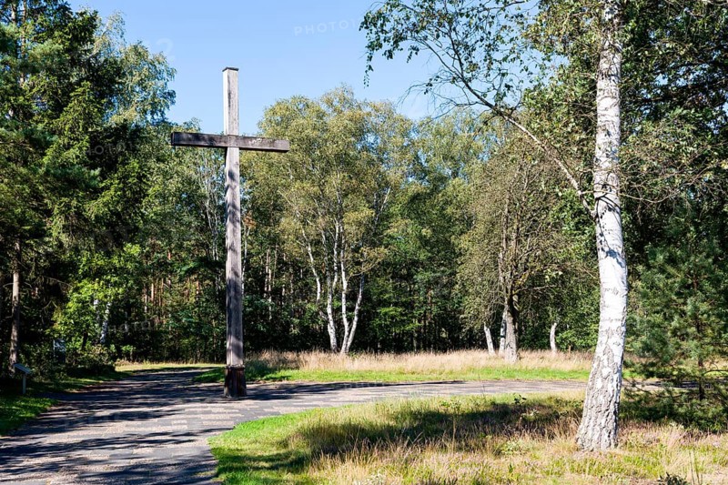 Wooden cross by the wayside