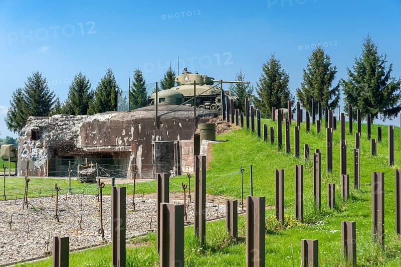 Reconstruction of the Esch casemate as part of the Maginot Line with barbed wire house