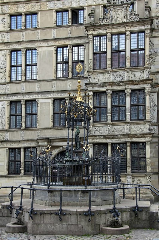 The Leibniz House