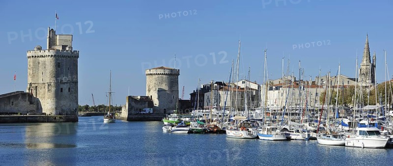 The medieval towers tour de la Chaine and tour Saint-Nicolas in the old harbour