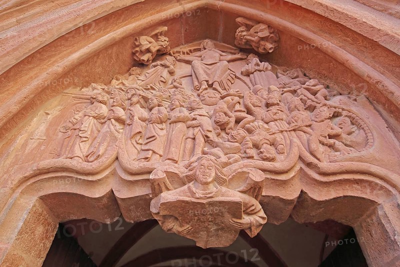 Tympanum with relief on the Last Judgement