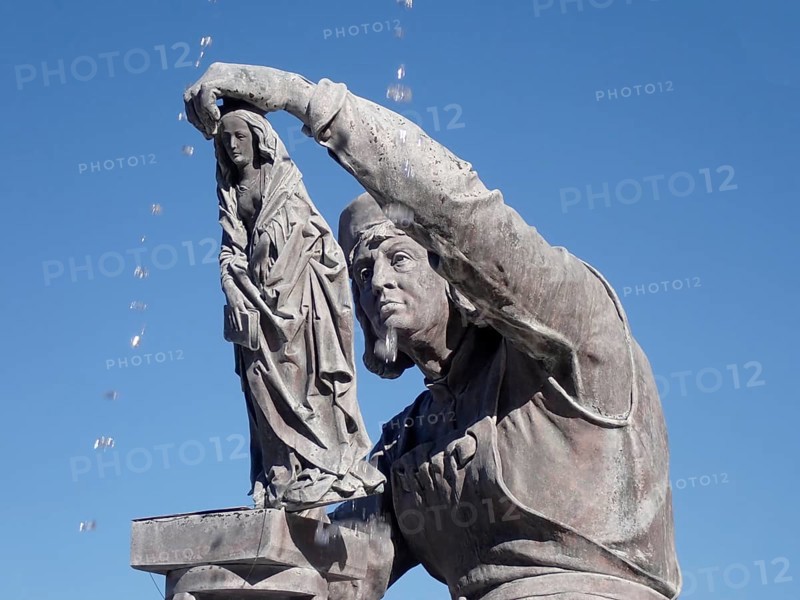 Tilman Riemenschneider carves a Madonna
