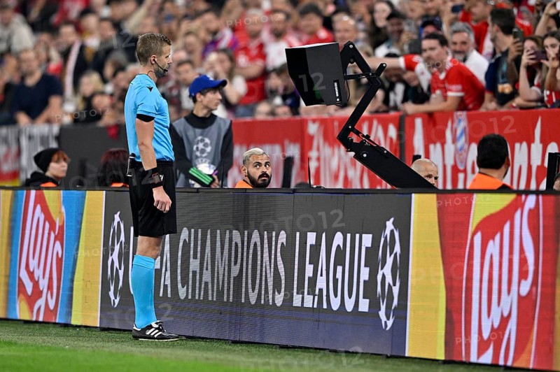 Review Area Video evidence Video referee Referee Glen Nyberg