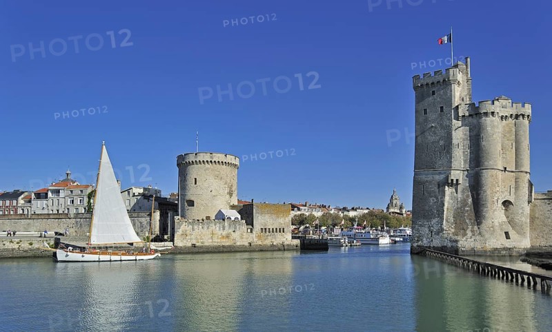 The medieval towers tour de la Chaine and tour Saint-Nicolas in the old harbour