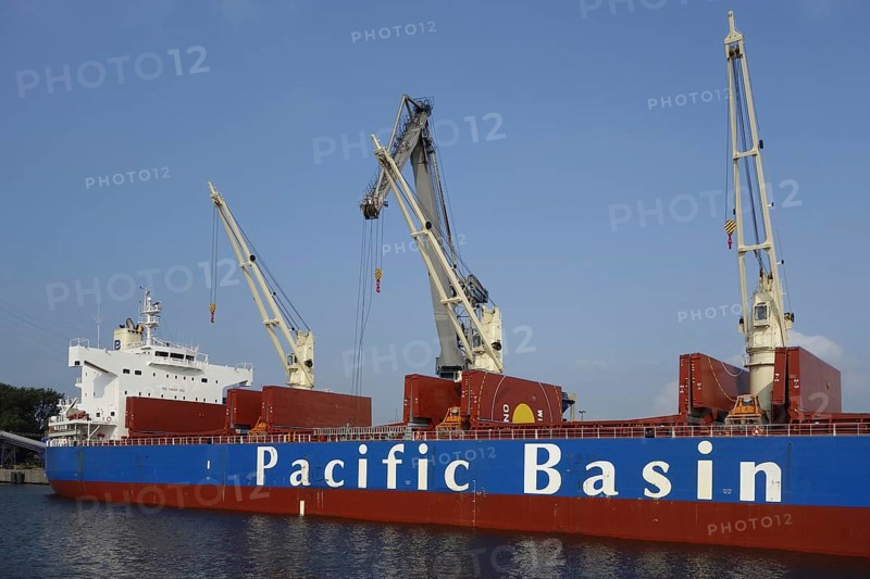 Pacific Basin bulk carrier docked at SEA-invest