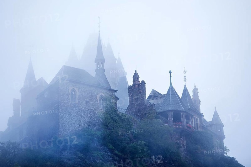 Reichsburg Cochem in the fog