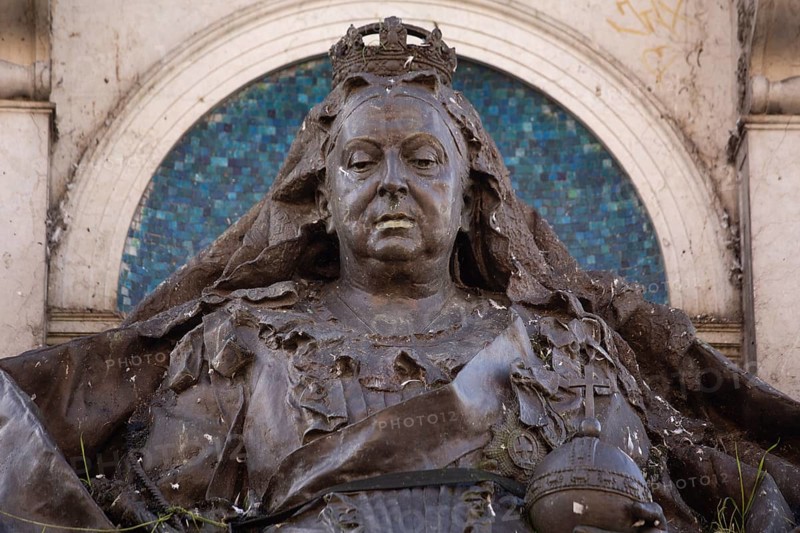 Monument to Queen Victoria by Edward Onslow Ford