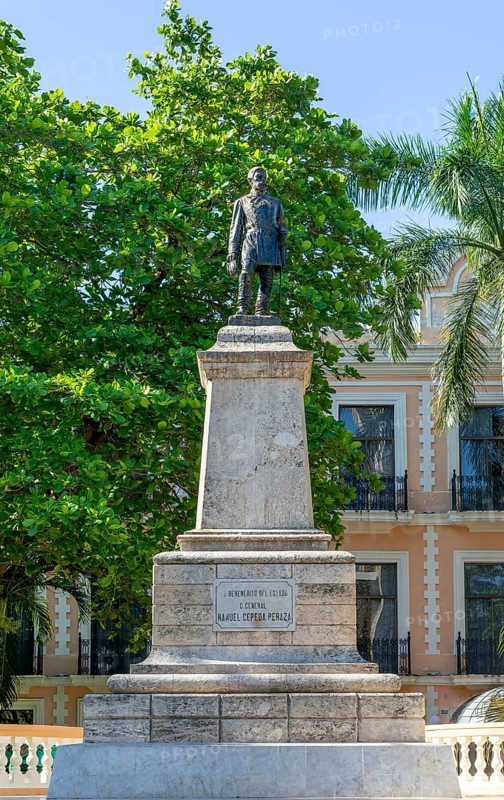 Statue of General Manuel Cepeda Peraza
