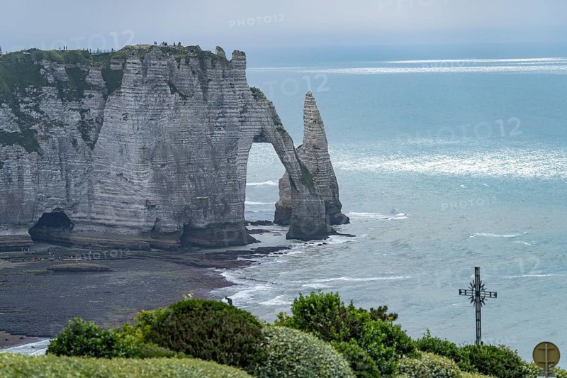 Porte d'Aval chalk cliffs and Aiguille of Etretat