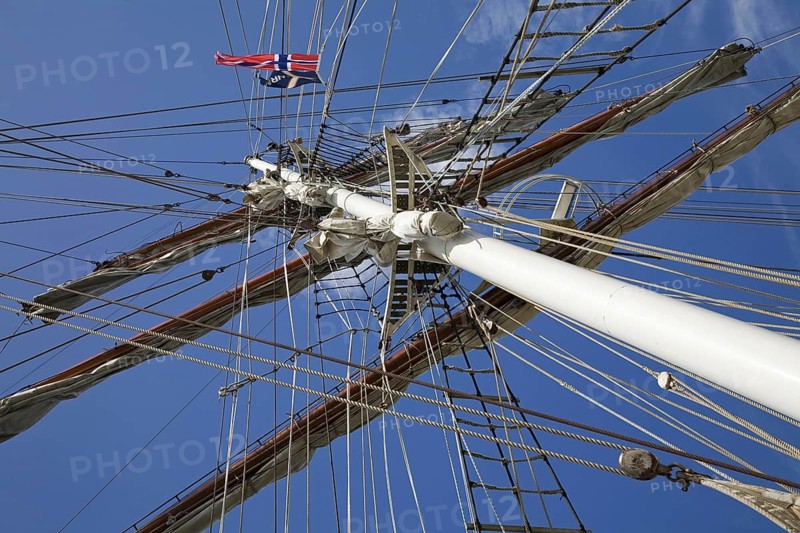 Mast and rigging on board of the tall ship