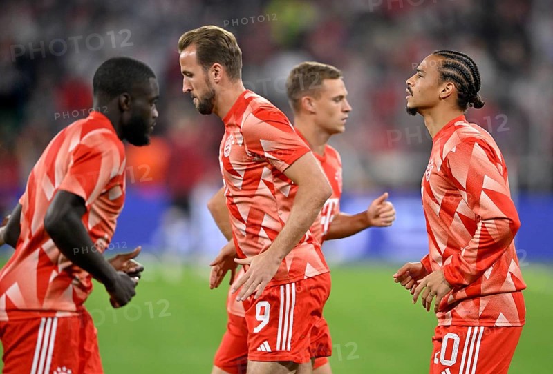 Warm-up Training Dayot Upamecano FC Bayern Muenchen FCB