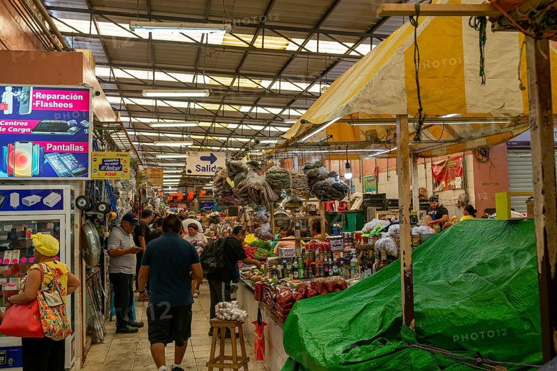 Interior of Mercado Municipal Lucas de Galvez market