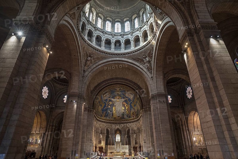 Chancel and dome of the Basilica Sacre-Coeur
