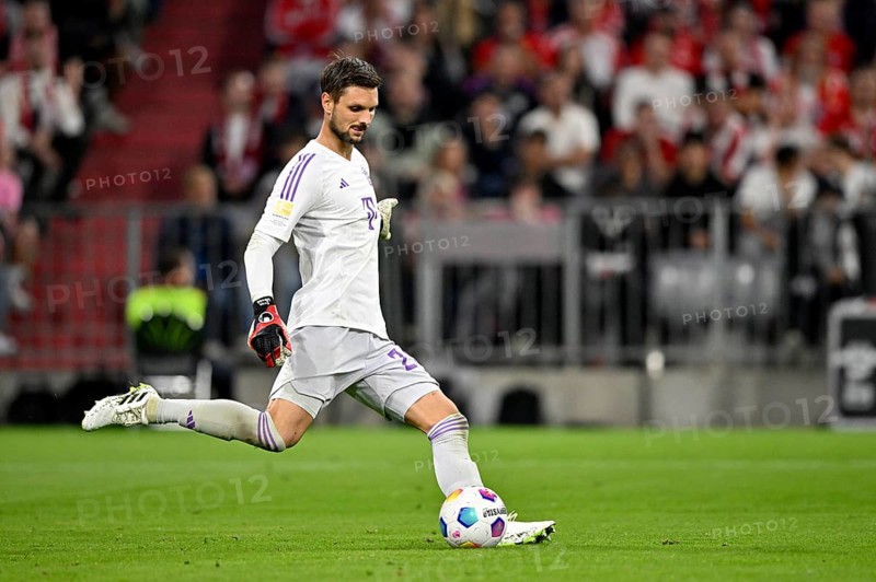 Goalkeeper Sven Ulreich FC Bayern Munich FCB at the kick