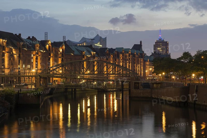 Zollkanal and Speicherstadt