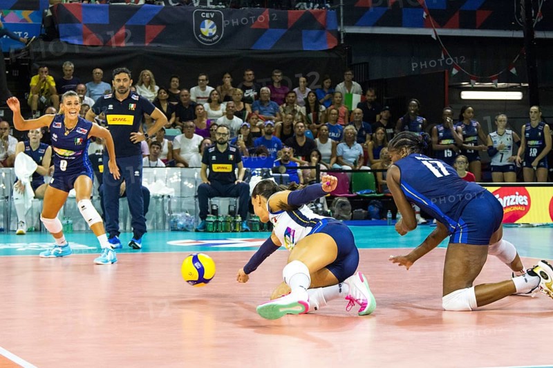 Beatrice PARROCCHIALE Italy tries to clear a ball