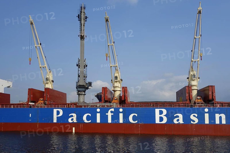 Pacific Basin bulk carrier docked at SEA-invest