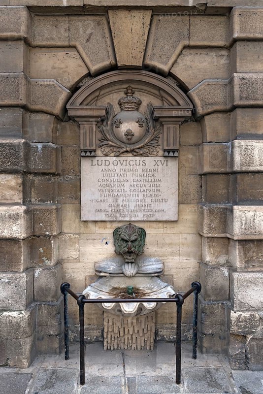Fountain and memorial plaque to Louis XVI 1754-1793
