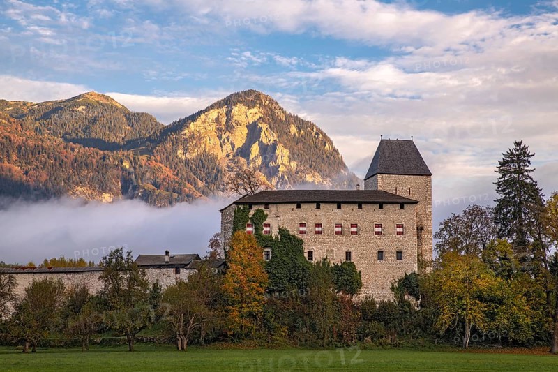 Lichtwerth Castle in autumn