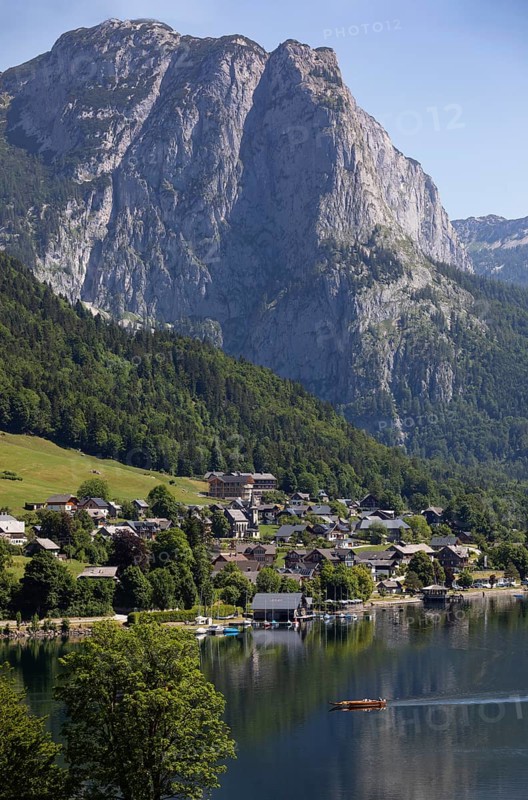 Grundlsee with village Grundlsee