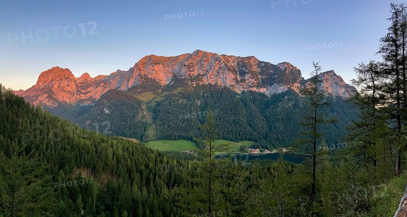 Sunrise at the peaks of the horse-rider Alm in the Berchtesgaden National Park