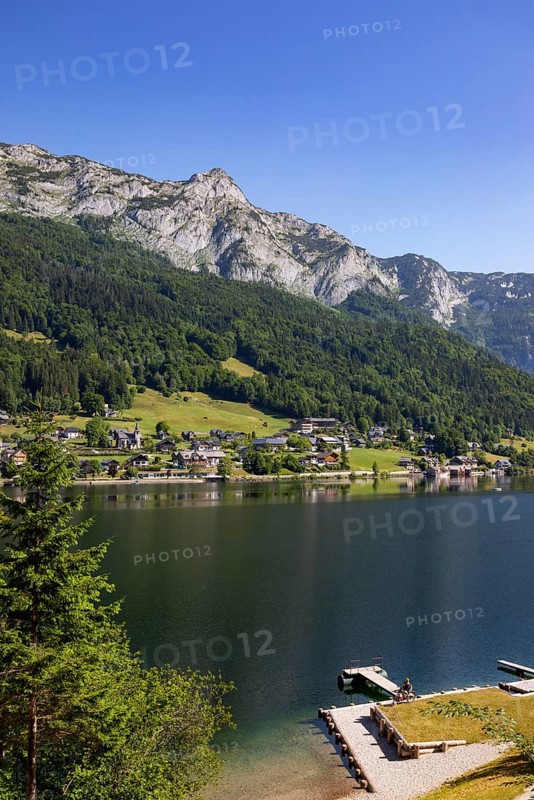 Grundlsee with village Grundlsee