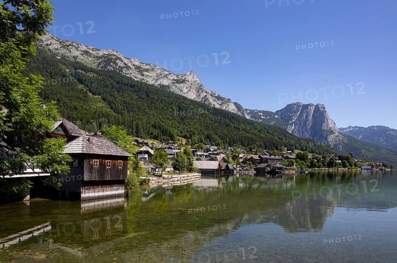 Grundlsee with village Grundlsee