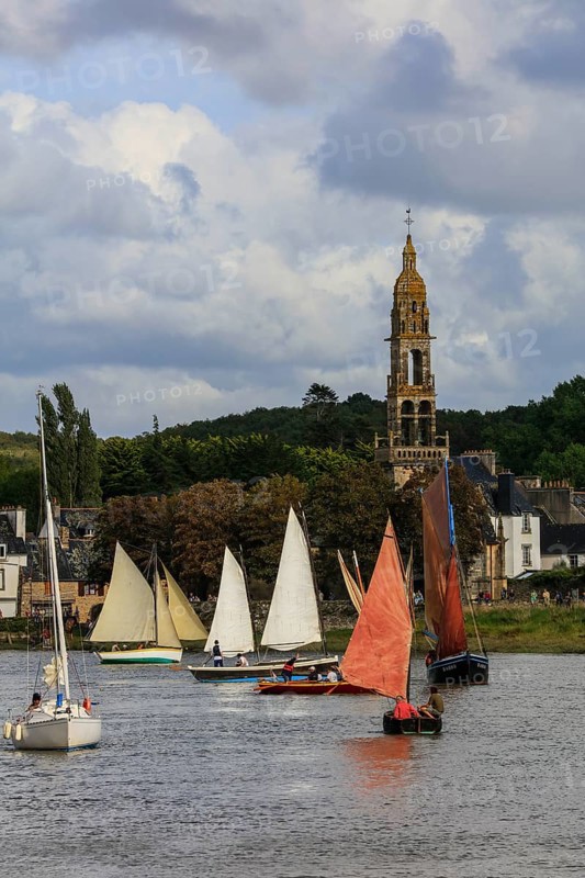 Parade of old sailboats in the Rade de Brest