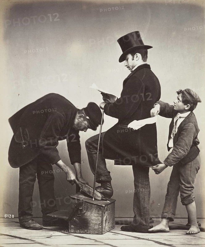 Pickpocket at work