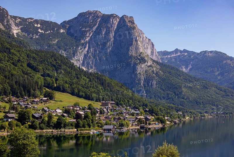 Grundlsee with village Grundlsee