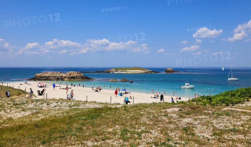 Sandy beach beach with bathers