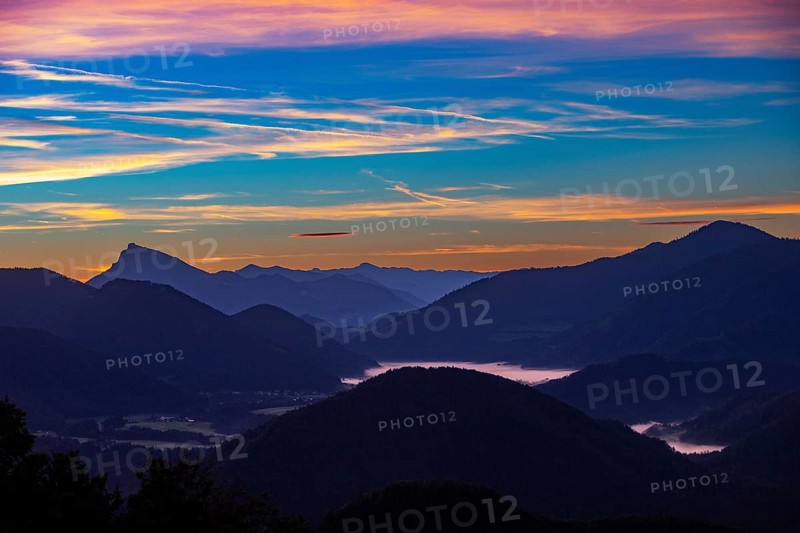 Sunrise on the Gurlspitze with view to the Schafberg
