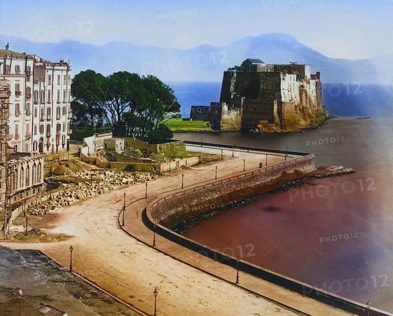 The castle Castel dell' Ovo