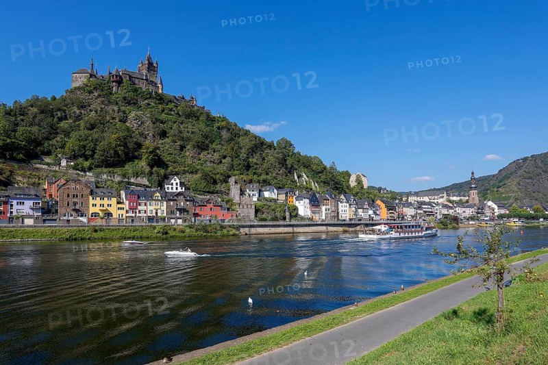 Reichsburg and town of Cochem on the Moselle