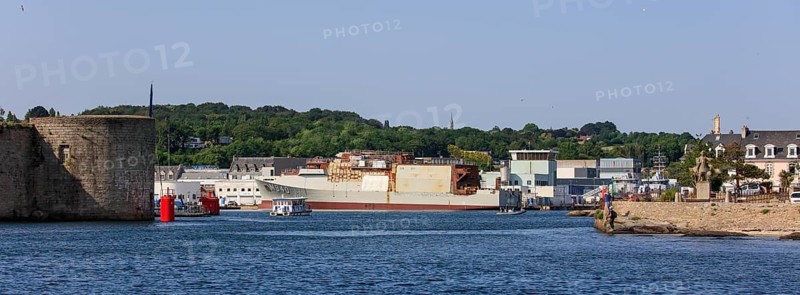 Entry into the port of Concarneau