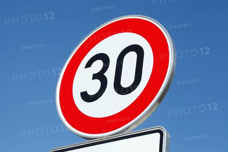 Traffic sign Maximum permitted speed 30 kilometres per hour