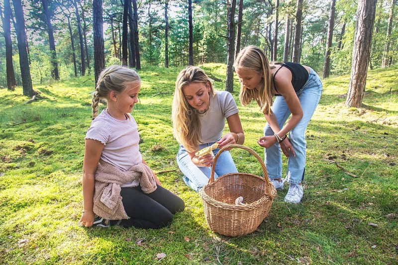 Blonde woman with two girls