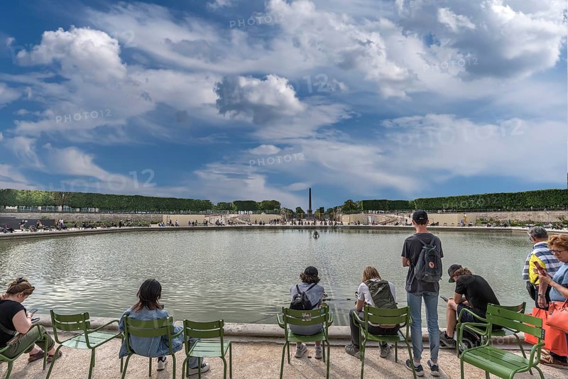 Young people at a fountain in the Tuileries Garden