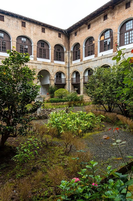 Inner courtyard of the old Santa Clara Monastery in the town of Azkoitia next to the Urola river. Founded by Don Pedro de Zuazola