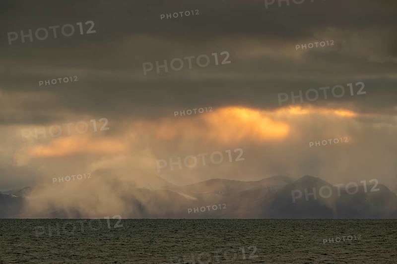 Evening atmosphere and snow showers