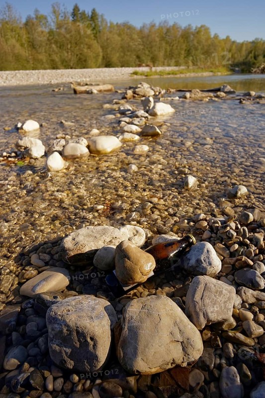 Cooling beer in the Isar