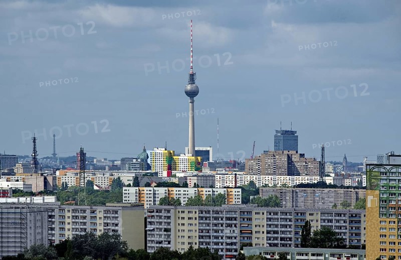 View through a telephoto lens from the Kienberg in the district of Marzahn-Hellersdorf to the TV tower in the district of Mitte