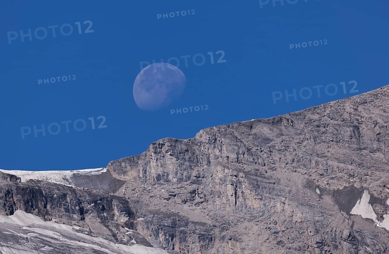 Mountain panorama with Grosser Wiesbachhorn and Hohe Dock and moon