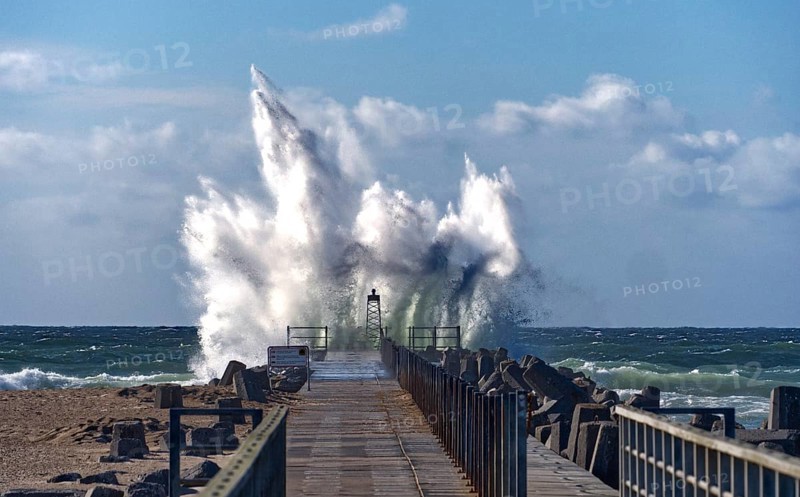 Heavy breaker at the breakwater