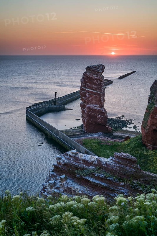 Lange Anna with cliffs on the high seas island of Helgoland
